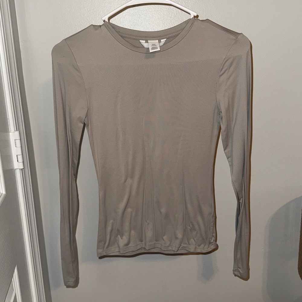 H&M Gray Long Sleeve Tee